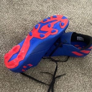 Size 5 1/2 boys soccer cleats